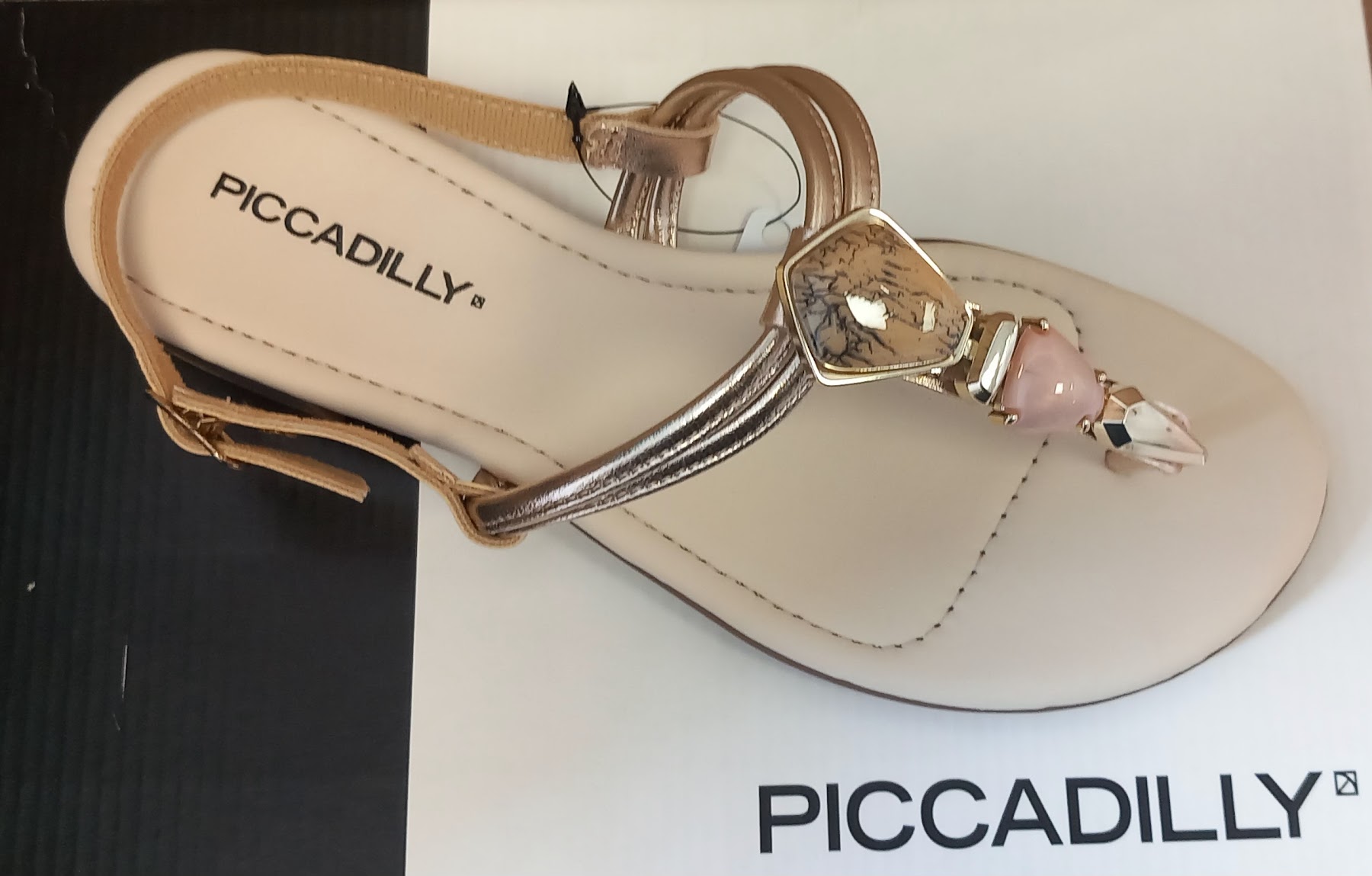 PICCADiLLY 